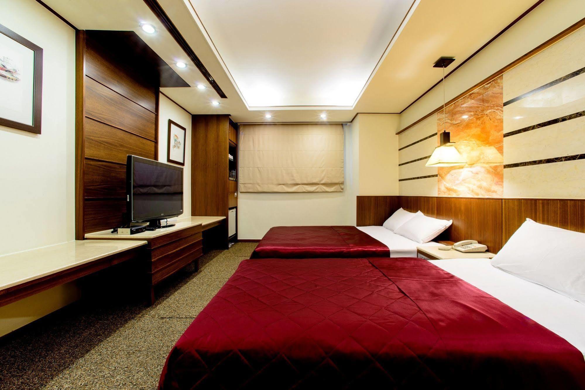Kao Yuan Hotel - Zhong Shan Tchaj-čung Exteriér fotografie