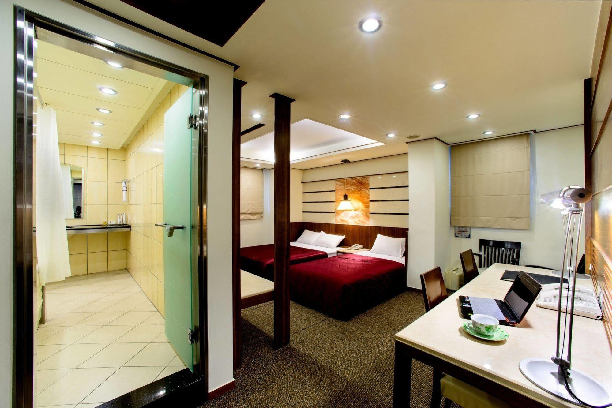 Kao Yuan Hotel - Zhong Shan Tchaj-čung Exteriér fotografie
