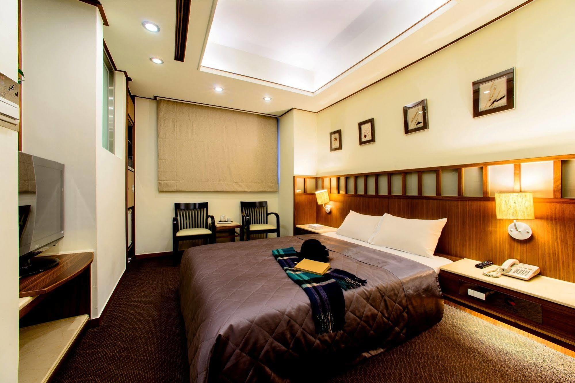 Kao Yuan Hotel - Zhong Shan Tchaj-čung Exteriér fotografie